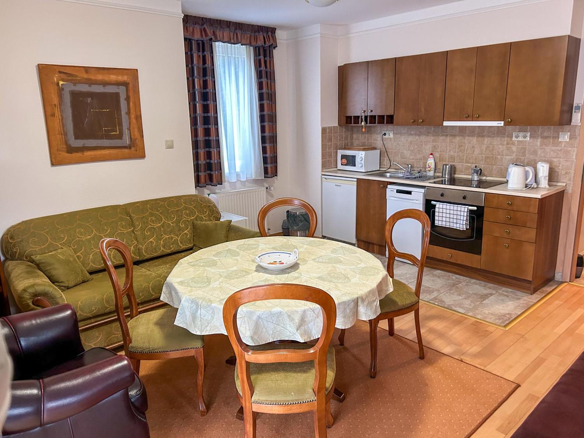 Bernadett Villa Apartman 3 Buk Exterior foto
