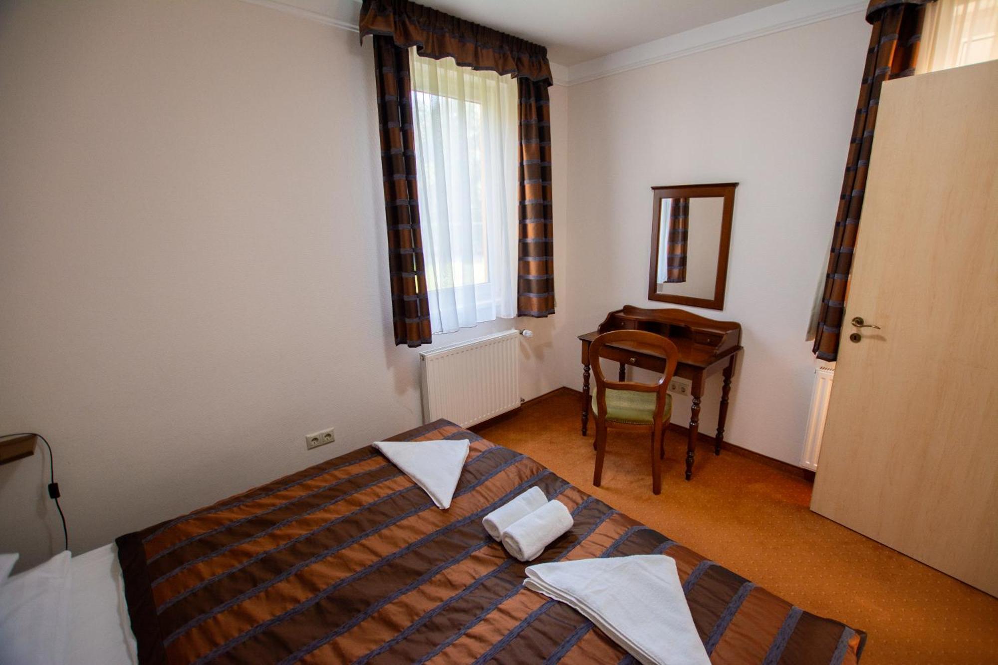 Bernadett Villa Apartman 3 Buk Exterior foto