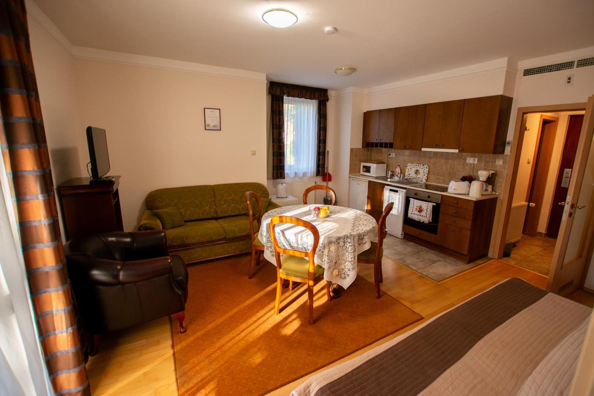 Bernadett Villa Apartman 3 Buk Exterior foto